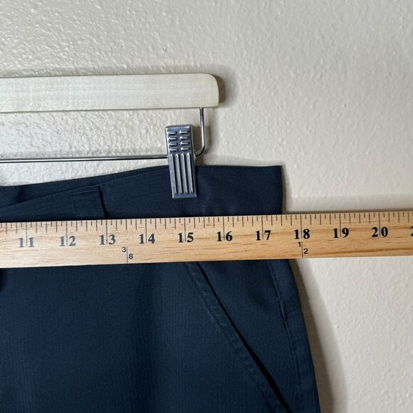 Under Armour Shorts Mens 36R Navy Blue Flat Front Performance Golf Gear - Picture 9 of 12